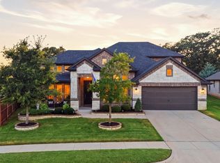 1041 Legacy Oaks, Joshua, TX 76058