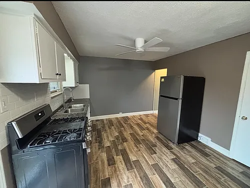 5976 Engle Rd Photo 1