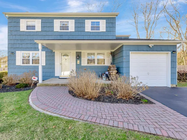 144 Oak Street, Medford, NY 11763