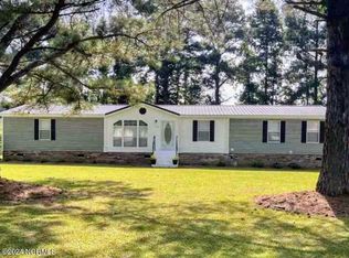 117 Pridgen Acres Dr, Clarkton, NC 28433