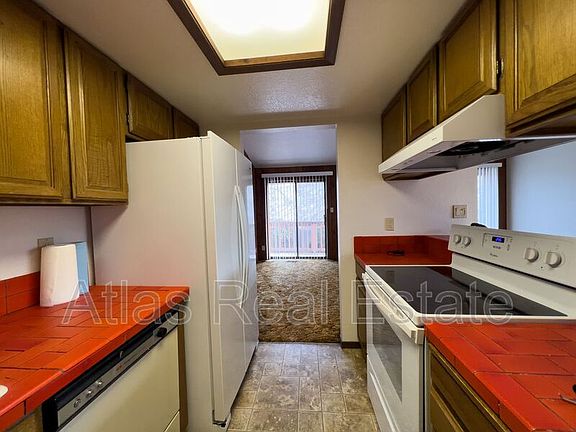 3rd image of 847 N Gossett Pl