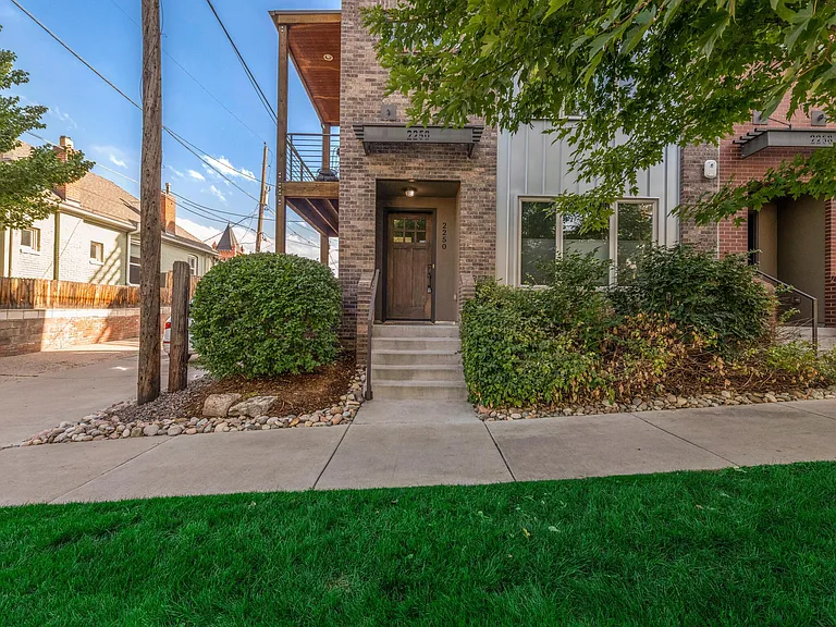 2250 W 31st Ave — Photo 6
