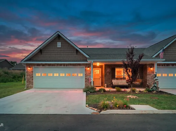 965 Juneberry Ln, Pigeon Forge, TN 37863