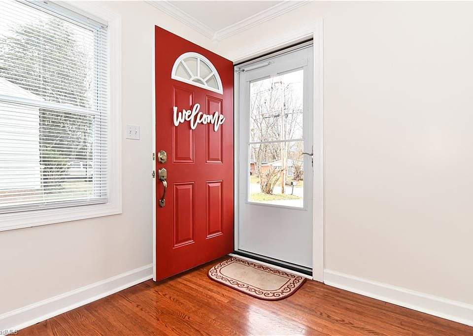 1st image of 922 Norwood Ave
