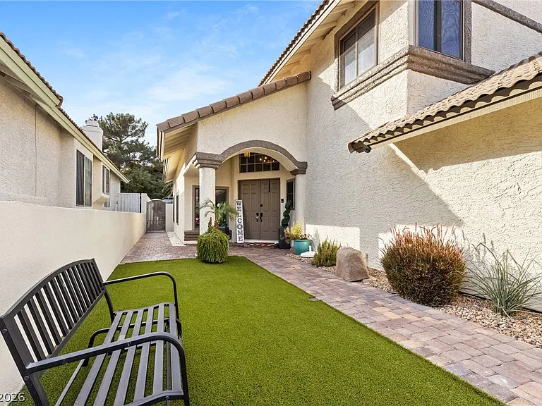 407 Crater Ct — Photo 4