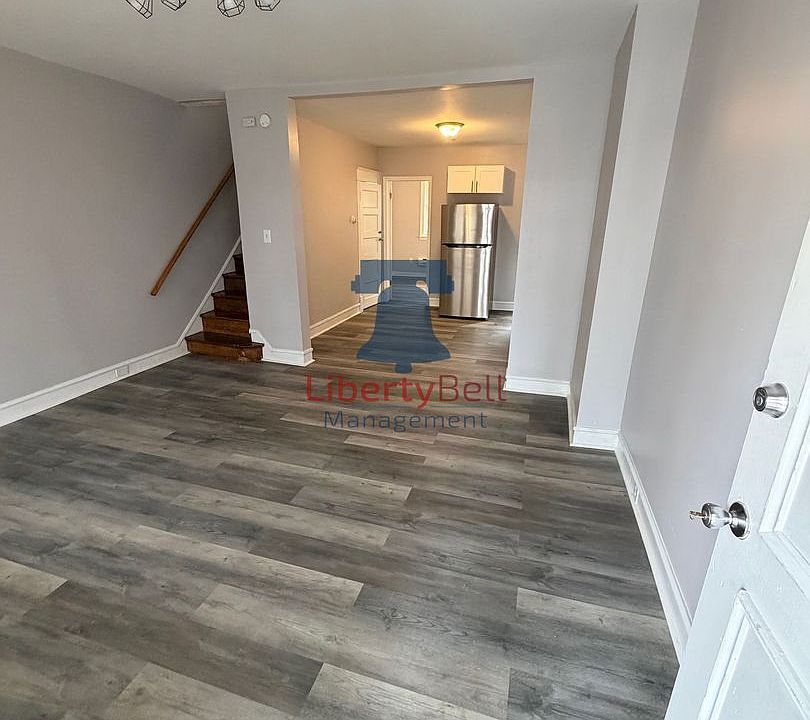 1st image of 4957 N Franklin St
