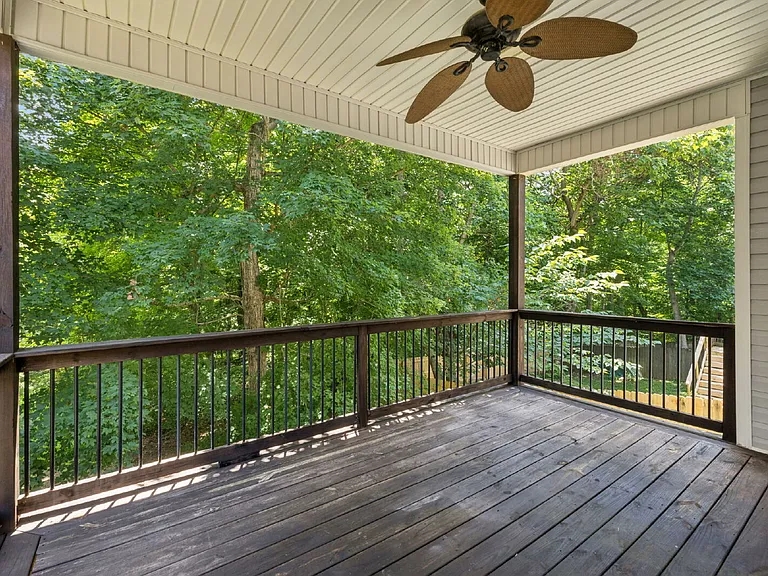 634 Hidden Valley Dr — Photo 32