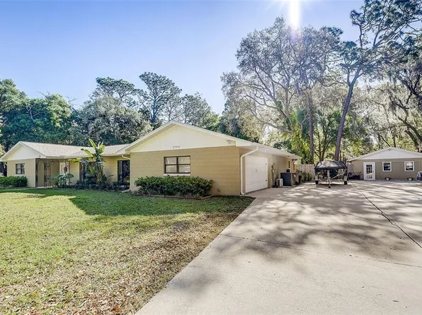 33412 Wesley Rd, Eustis, FL 32736