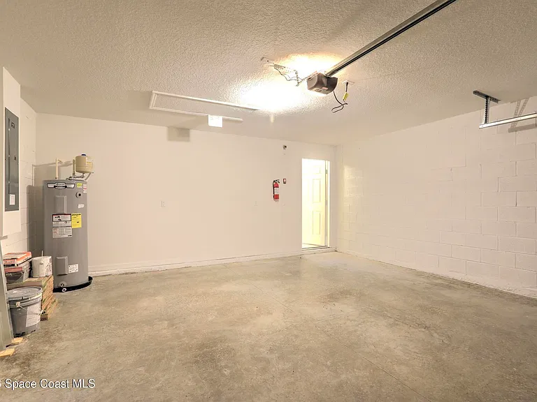 743 Breakwater Ter — Photo 35