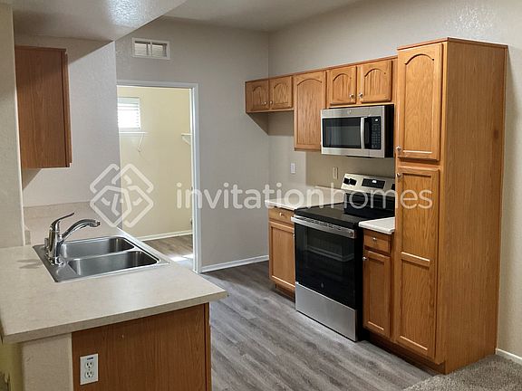 4th image of 41410 Juniper St Unit 523