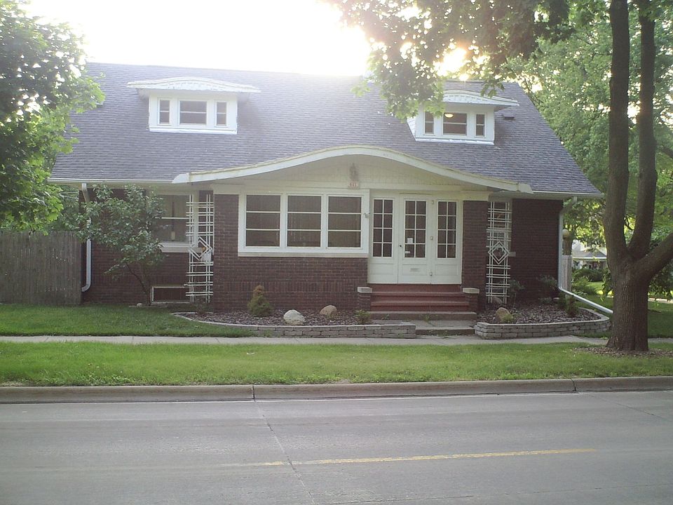 Front view from 19th St.