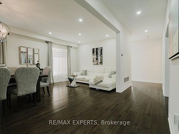 3rd image of 43 Lewis Ave