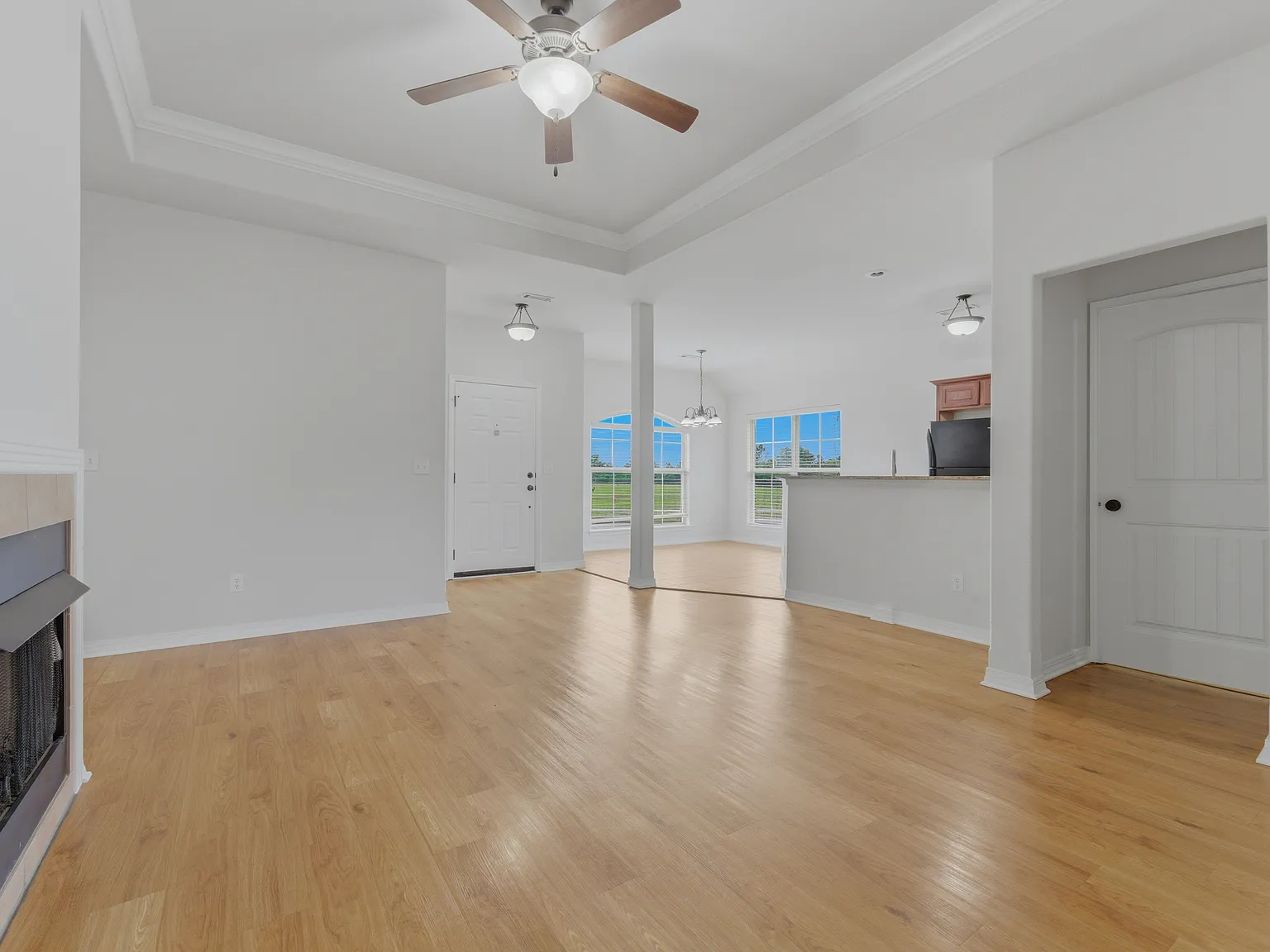 3 bed, 1515 sqft, $1,800 — Photo 2