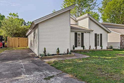 5697 Winter Tree Dr Photo 1