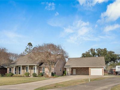 104 Duhe Dr, Hahnville, LA, 70057