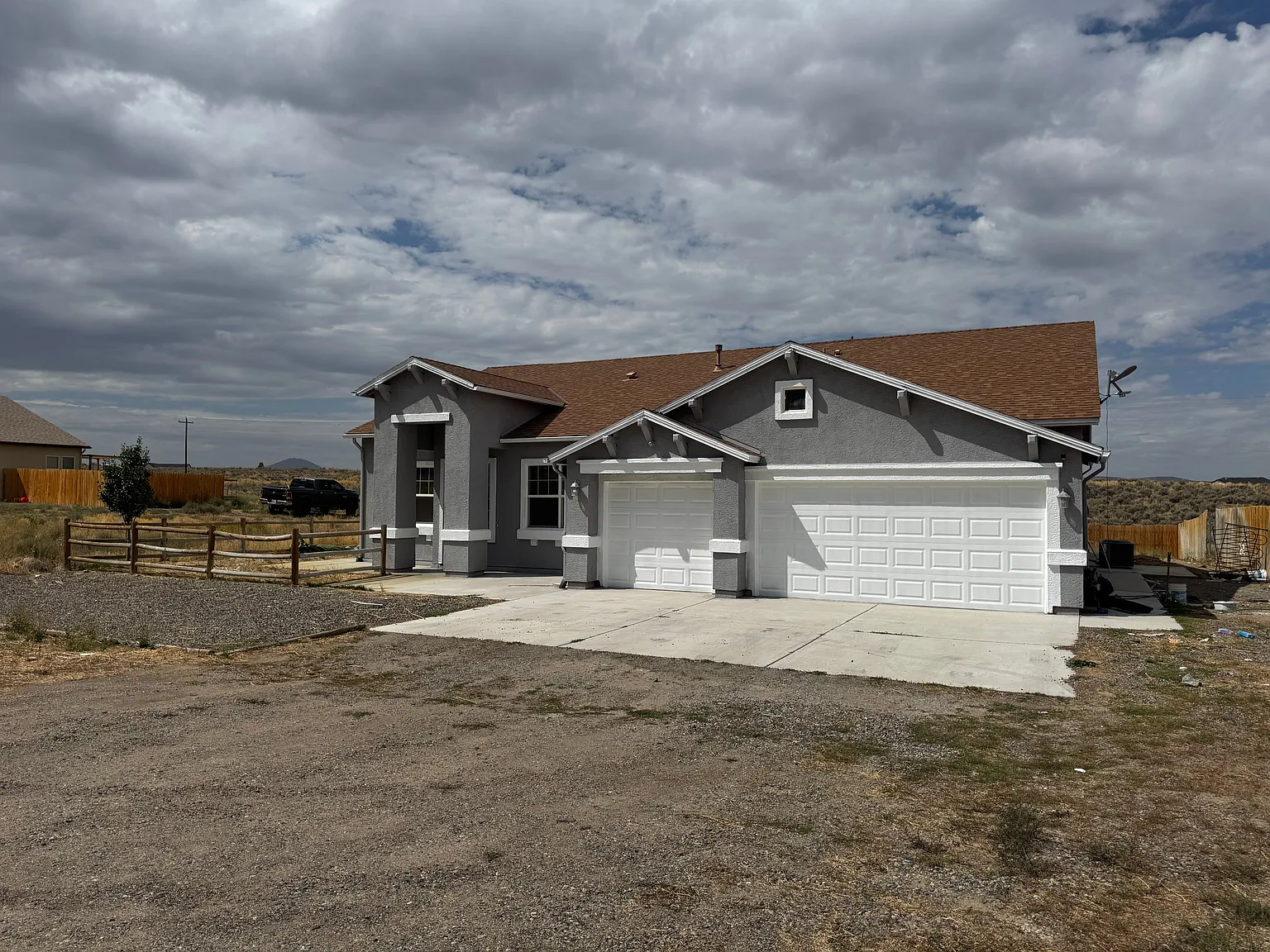 4 bed, 2.0 bath, 2248 sqft, $2,900 — Photo 2