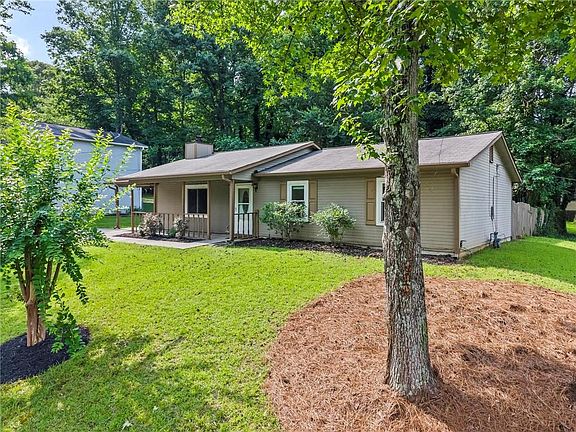 2nd image of 1833 Silver Leaf Dr SW