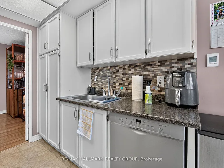 530 Laurier Ave W #1907 — Photo 16