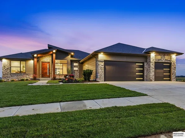 5410 N 197th St, Elkhorn, NE 68022