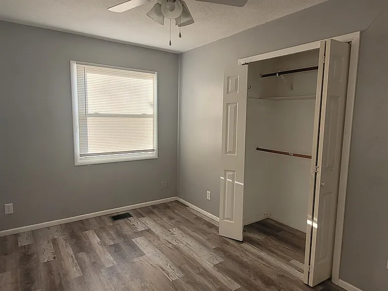 328 E Jennings St — Photo 3