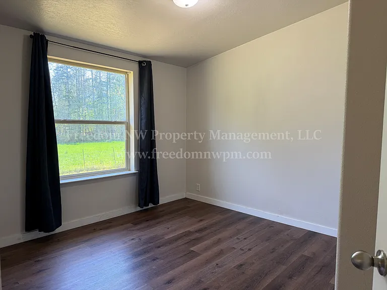 1411 SE Fireweed Rd — Photo 12
