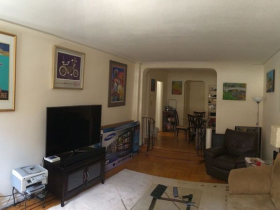 3rd image of 330 E 71st St APT 3J