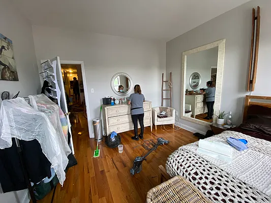 Rented by Mdays Realty | media 27