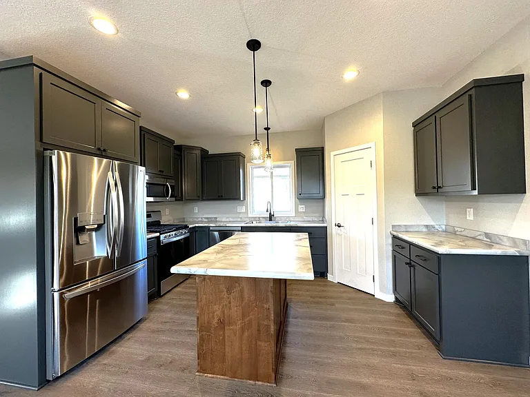 1120 Melody Ct NW — Photo 4