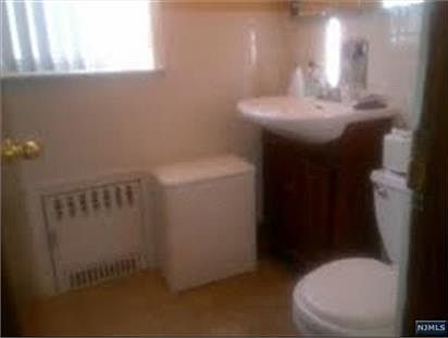 5th image of 452 Lawton Ave