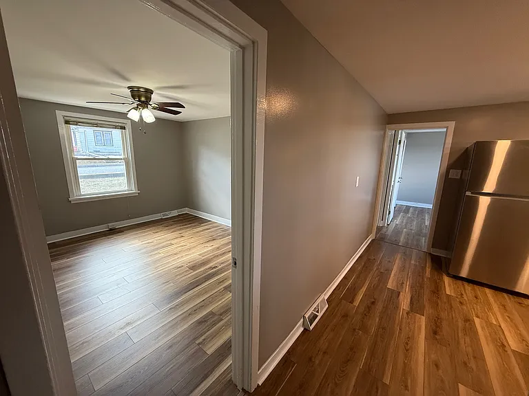 210 Hill St — Photo 10