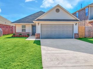 942 Karlee Ct, Midwest City, OK 73130