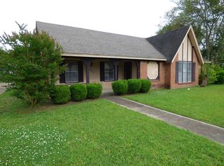3304 5th St N, Columbus, MS 39705