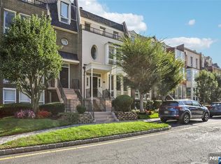 185 Kensington Dr, Fort Lee, NJ