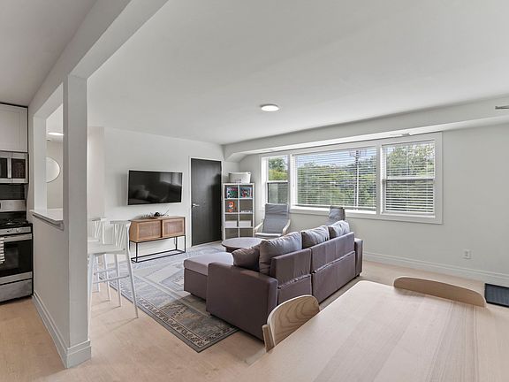 3rd image of 100 W Taylor Run Pkwy APT 2