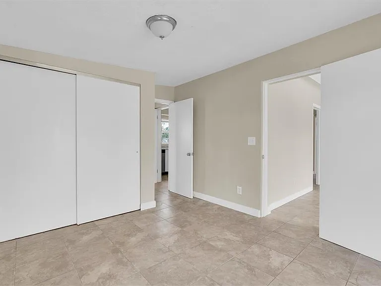 333 72nd Ave — Photo 20