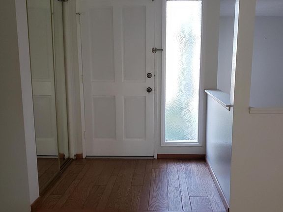 4th image of 285 Corrine Hill Ct