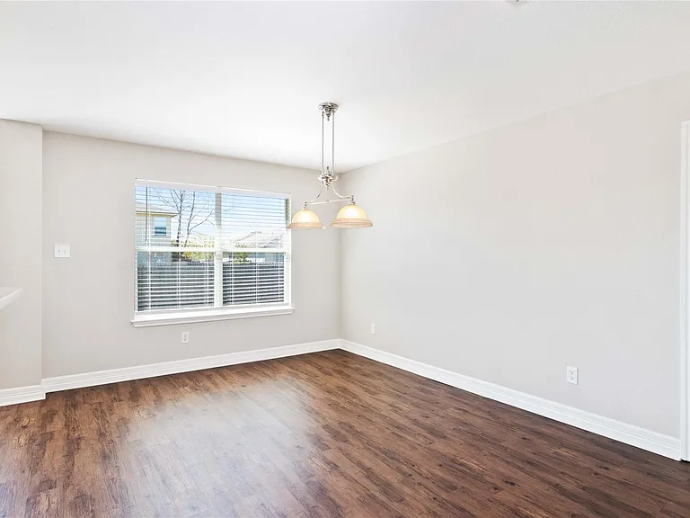 219 Almquist St — Photo 8