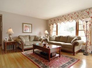 807 Parkside Dr, Wheaton, IL 60187