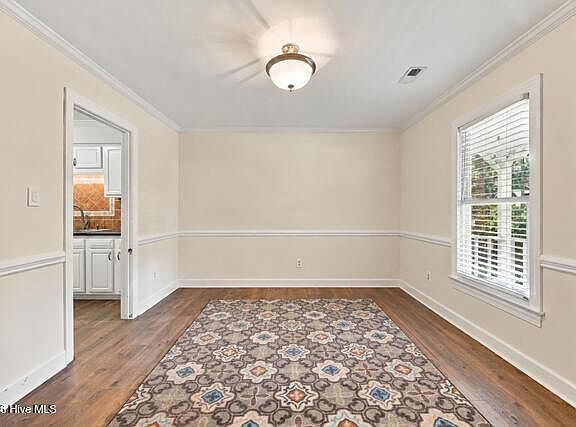 4th image of 123 Duke Road