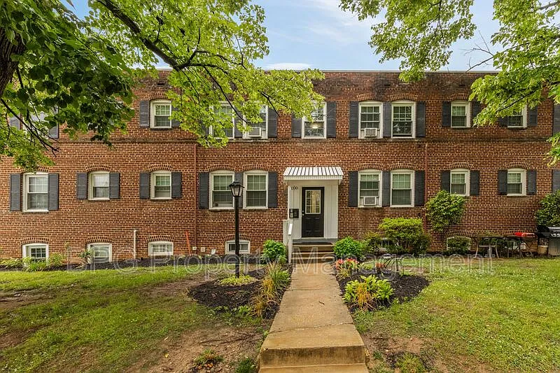 1100 N Kennebec St #8