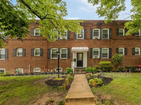 1100 N Kennebec St APT 8, Arlington, VA 22205