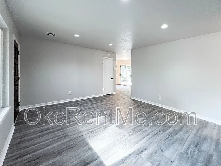 2700 N Wheeler Ave — Photo 6