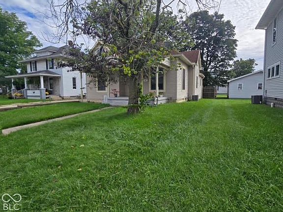 2nd image of 2009 Plum St