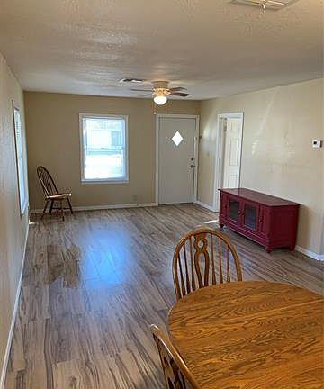 4th image of 212 N Avenue I