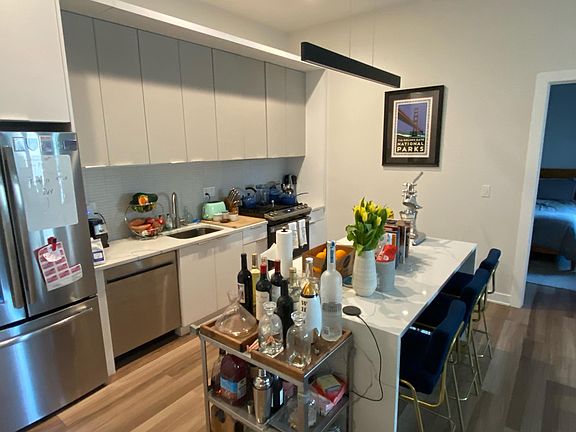 2nd image of 3359 N Southport Ave #310