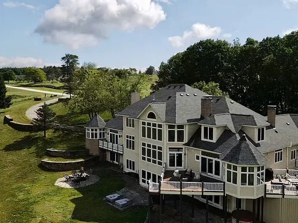 64 Sterling Pl, Bow, NH 03304