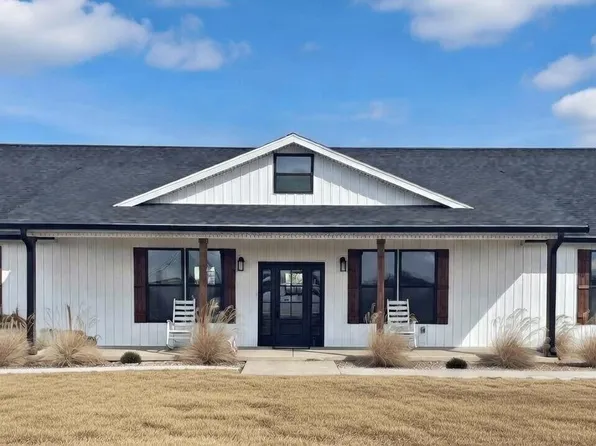 1883 S Farm Rd 107, Springfield, MO 65802