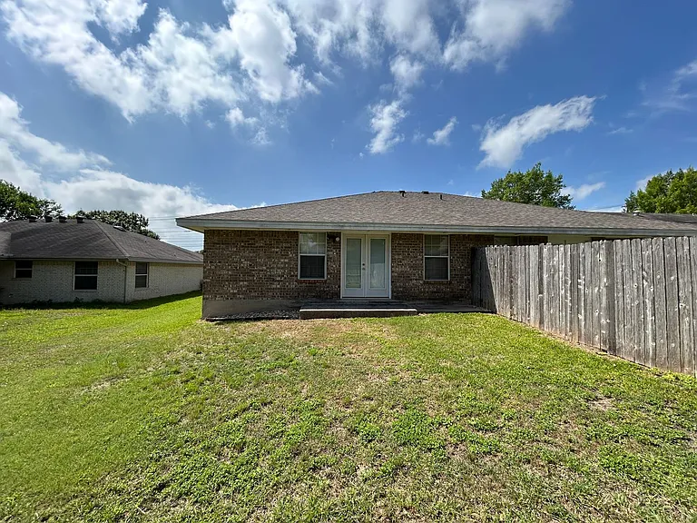 1642 W County Line Rd — Photo 29