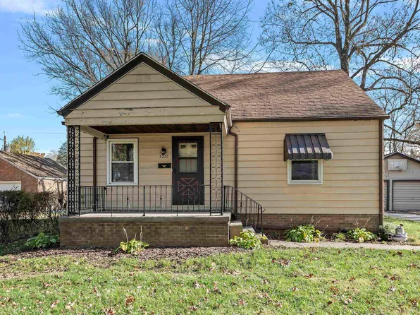 3220 S 1st St, Southern View, IL 62703