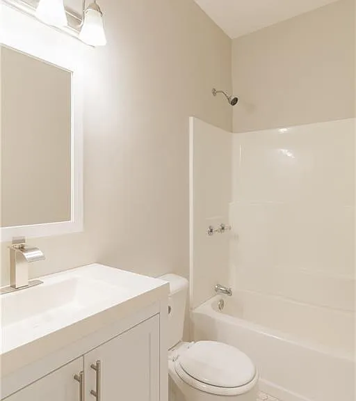 1099 Smith St SW #B — Photo 5